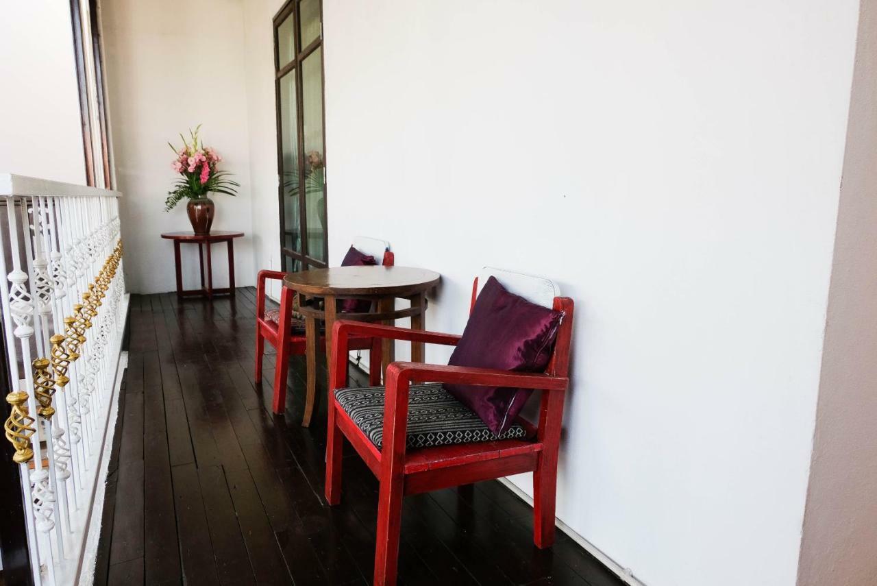 The Travellers Arms Hotel Chiang Mai Exterior foto